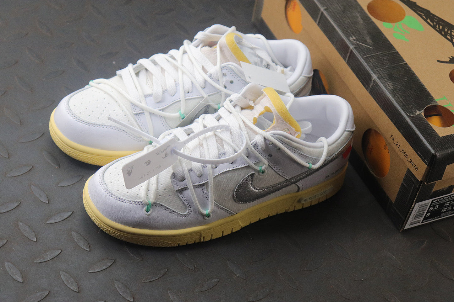 Off-White x Nike Dunk Low Lot 01 of 50