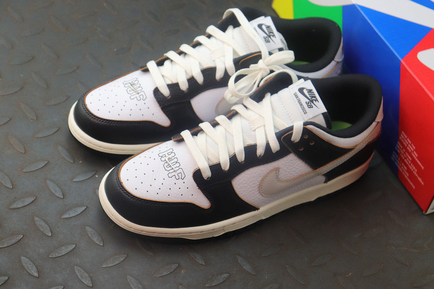 HUF x Nike SB Dunk Low San Francisco